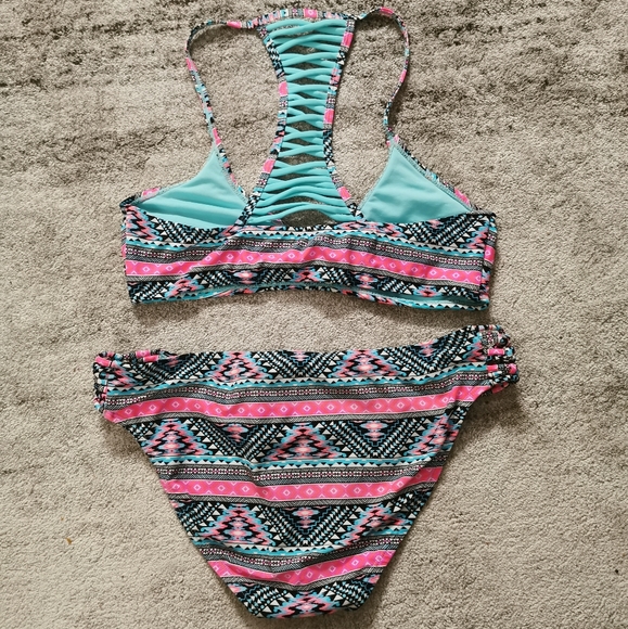 *** HOST PICK *** Island soul bikini set - Picture 2 of 3